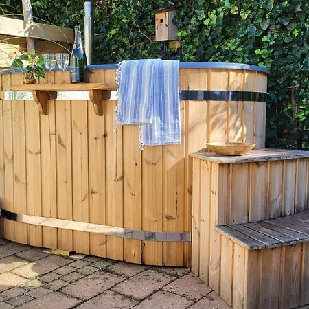 Vintage Relax Met Fijne Hottub * Voorthuizen